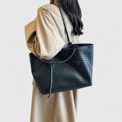 Momount Women Tote Bag